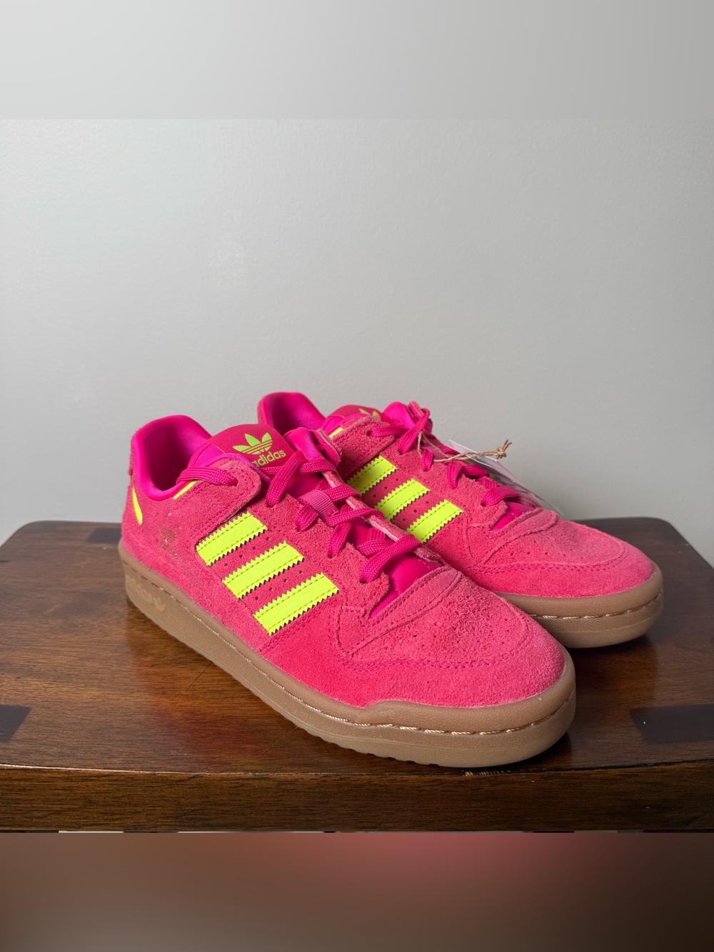 Adidas Forum Low CL Women’s Sneakers Shock Pink Lucid Lemon Gum NWT Size 7.5